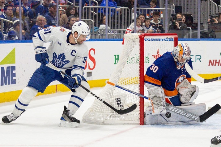 John Tavares når 1 000 poäng när han spelar för Toronto Maple Leafs